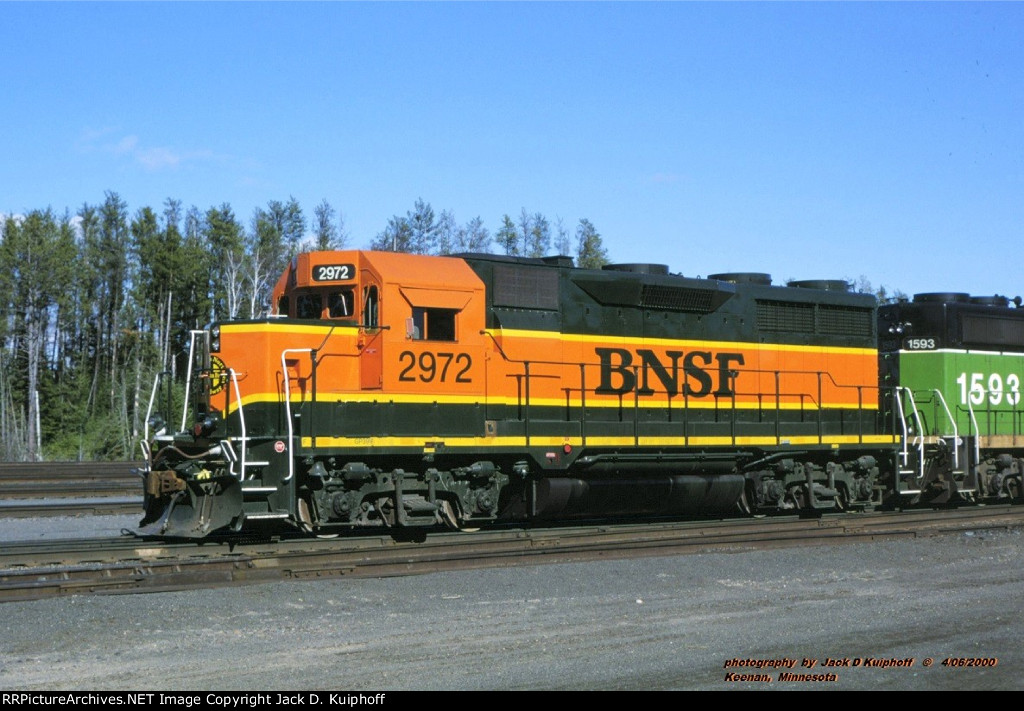 BNSF 2972, VMV GP39V, ex-GMO 601, ex-ICG 2500, VMV 601, on the DM&IR at Keenan, Minnesota. April 6, 2000. 